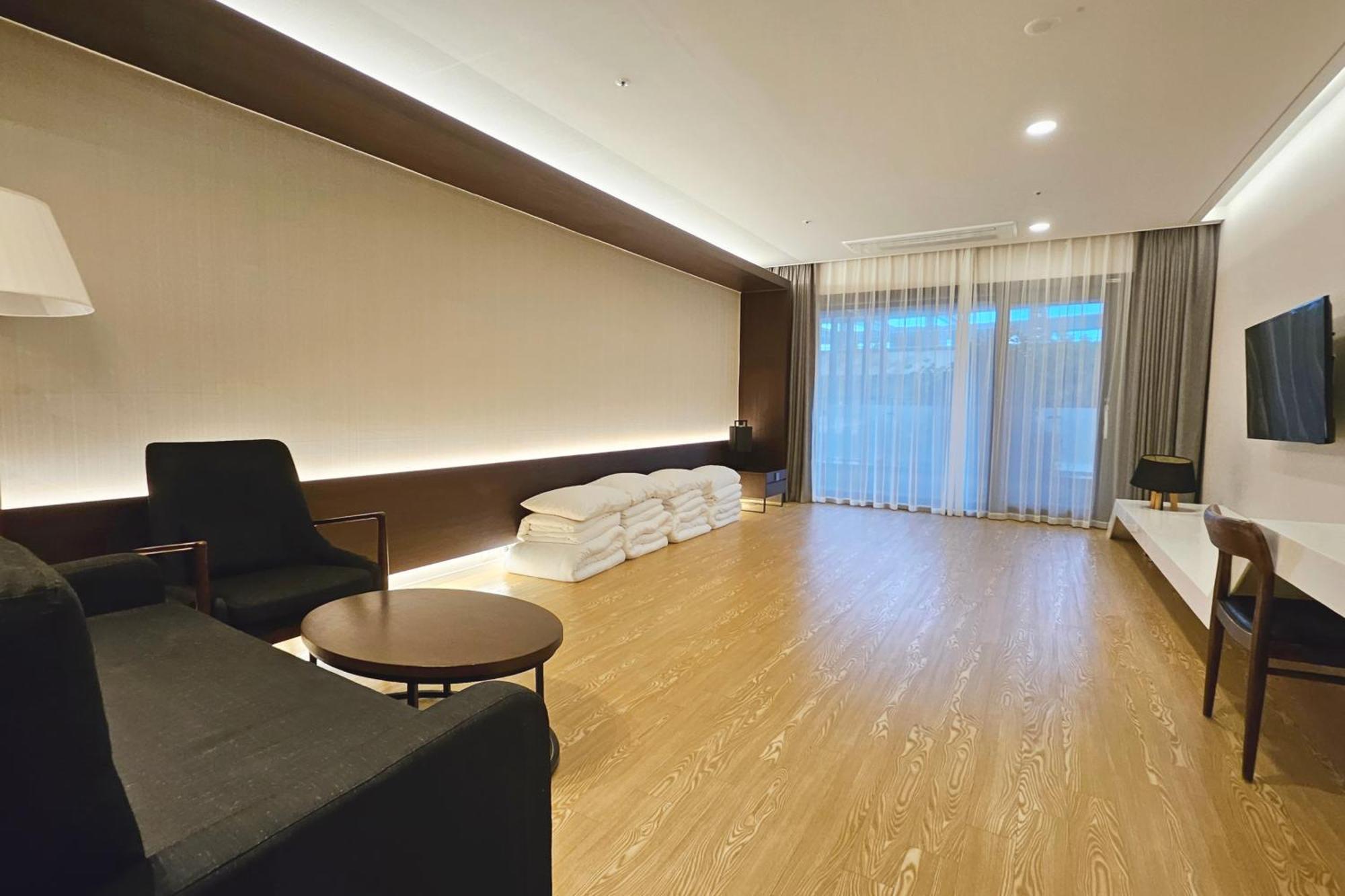 The Qube Resort Jeju Szogüpho Kültér fotó
