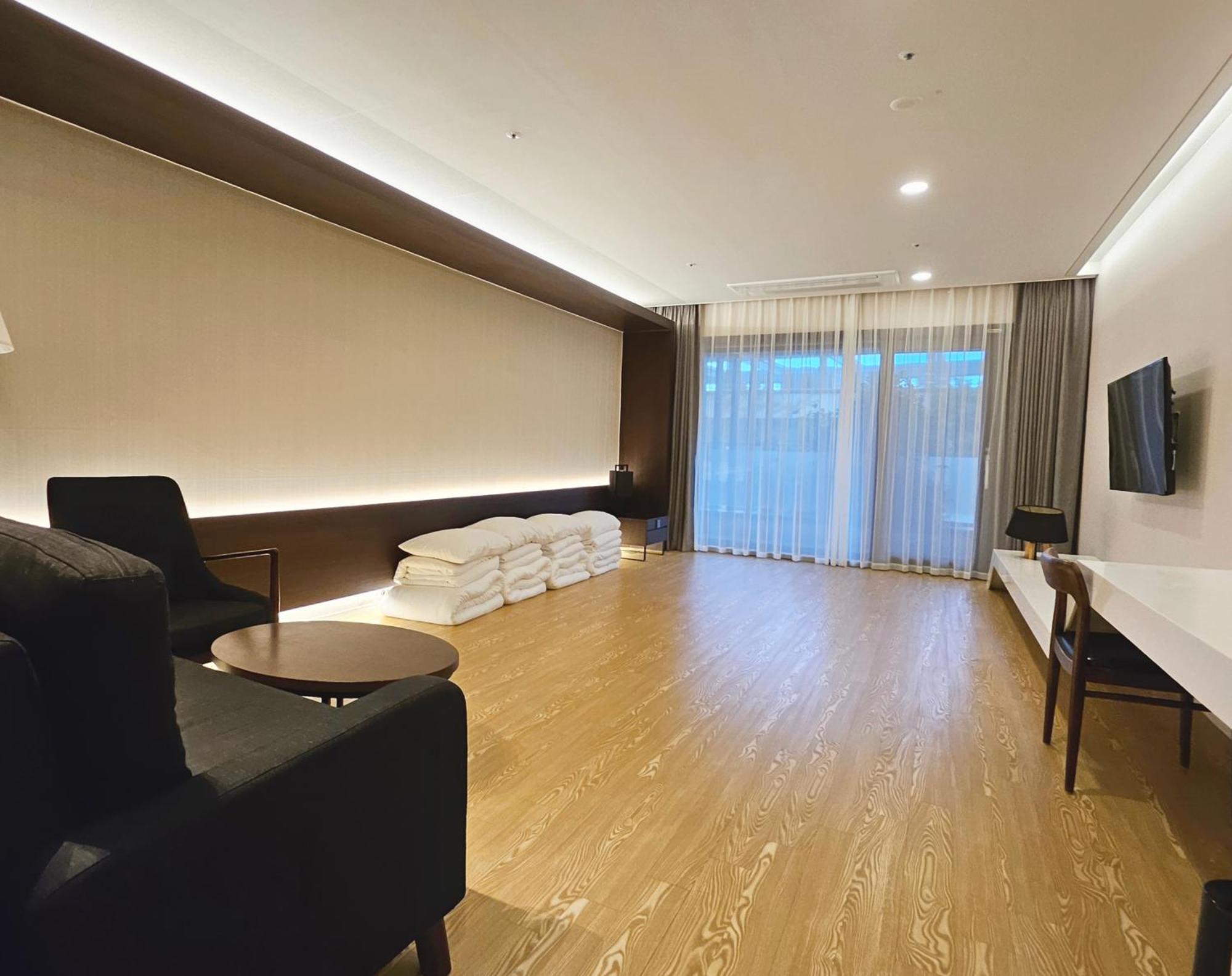 The Qube Resort Jeju Szogüpho Kültér fotó