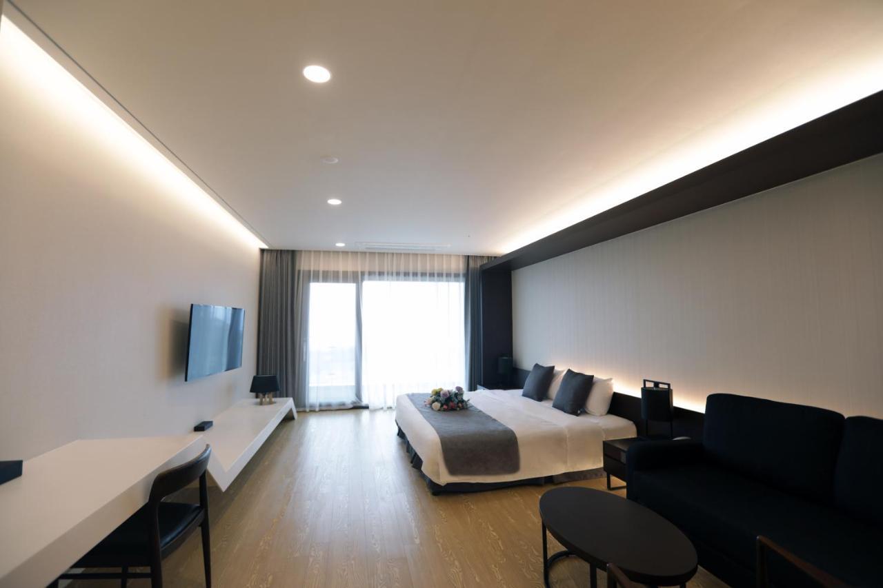 The Qube Resort Jeju Szogüpho Kültér fotó