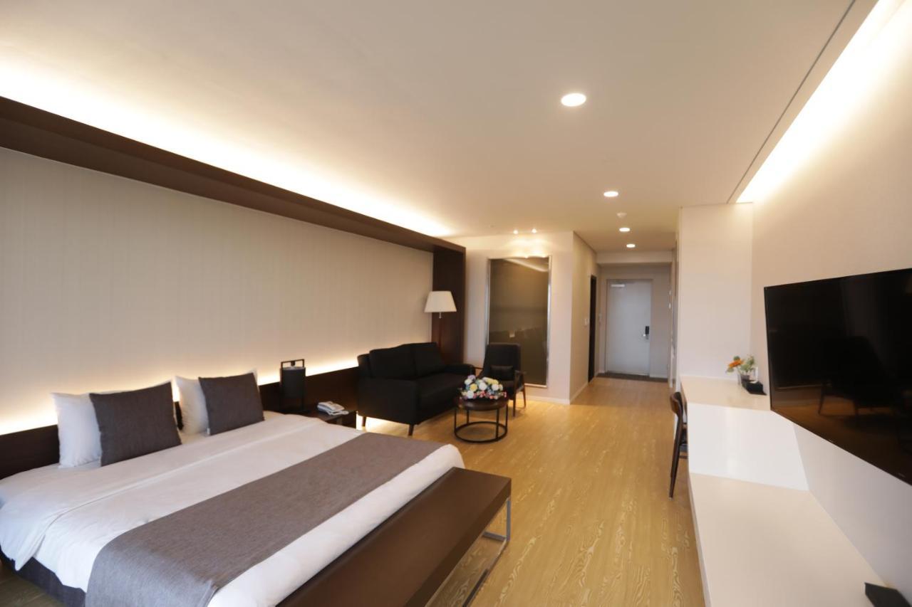 The Qube Resort Jeju Szogüpho Kültér fotó