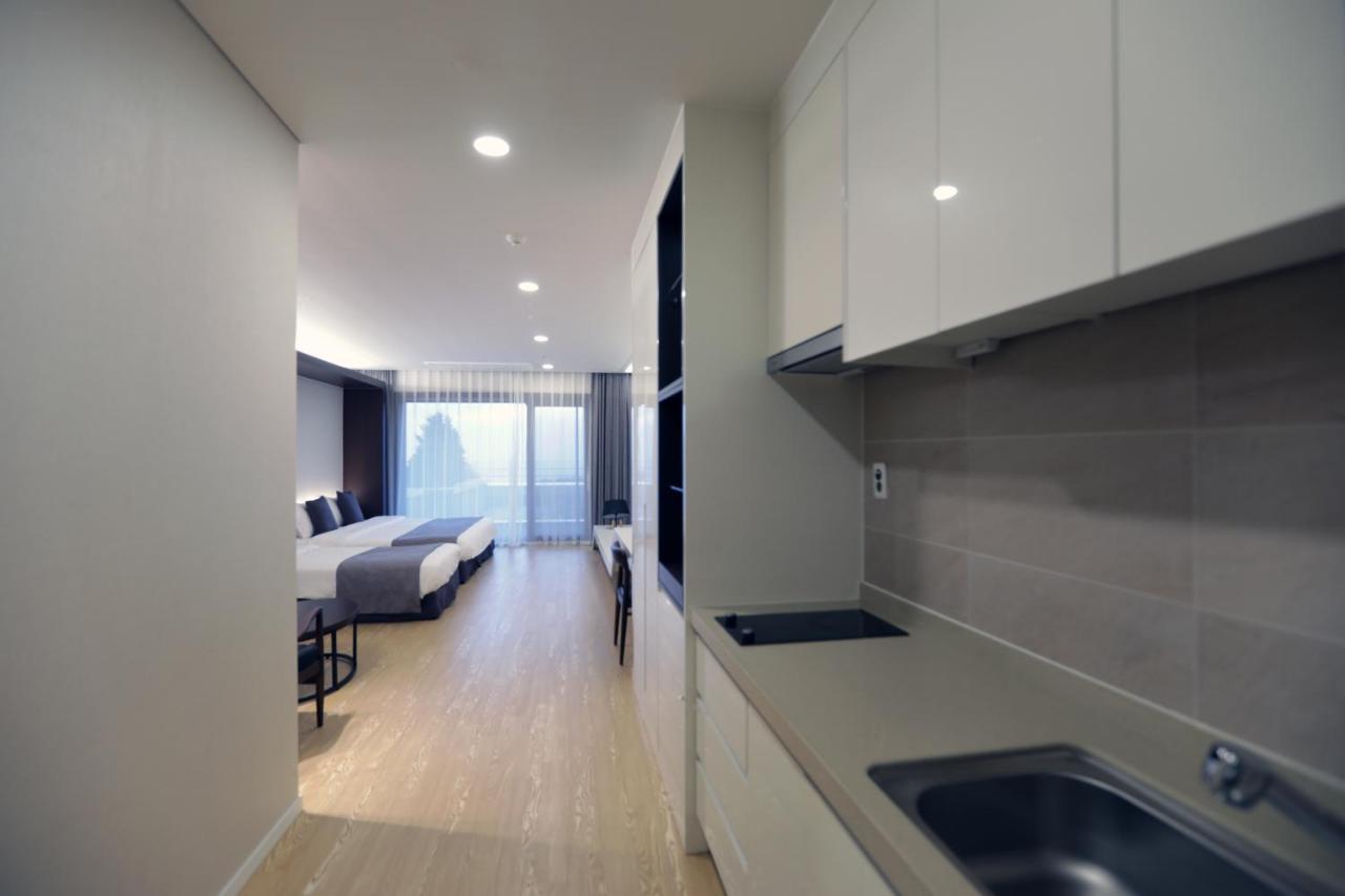 The Qube Resort Jeju Szogüpho Kültér fotó