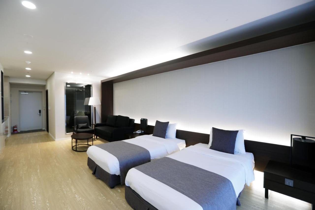 The Qube Resort Jeju Szogüpho Kültér fotó